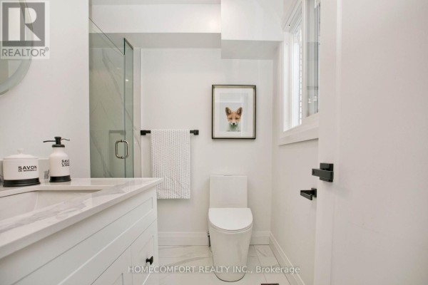 Kitchen - 18 Connaught Avenue, Toronto, ON M4L2V9 Photo 3
