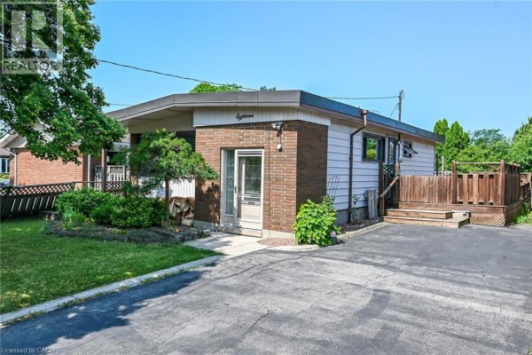 18 Coral Drive, Hamilton, ON, photo 2