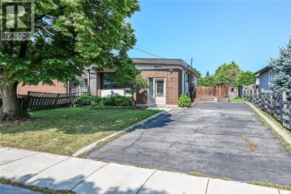 18 Coral Drive, Hamilton, ON, photo 3