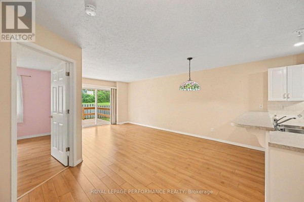 18 Daphne Crescent, Ottawa, ON, photo 3