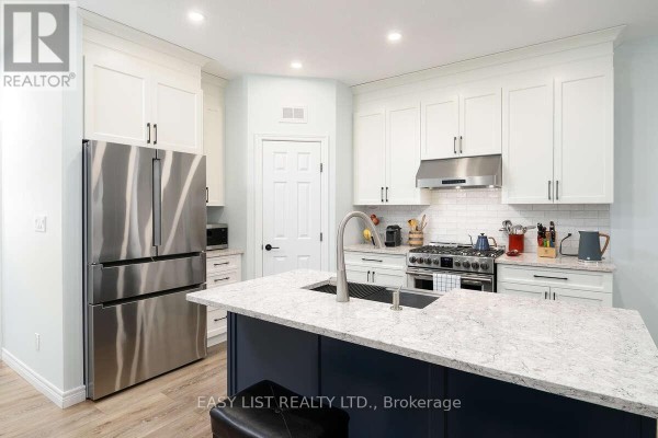 Kitchen - 18 Dayton Court, Prince Edward County, ON K0K2T0 Photo 5