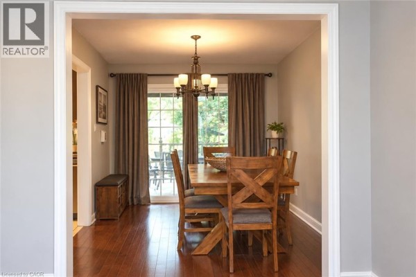 Family room - 18 Dennis Avenue, Waterdown, ON L9H7G2 Photo 4