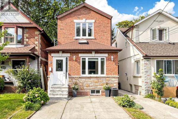 18 Dentonia Park Avenue S, Toronto