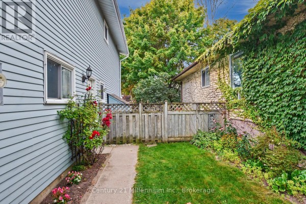 Primary Bedroom - 18 Dillon Drive, Collingwood, ON L9Y4S3 Photo 5