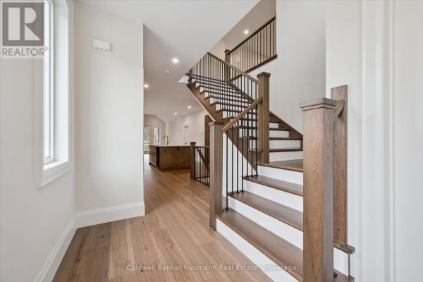 18 Driscoll Street, Centre Wellington, ON, photo 2