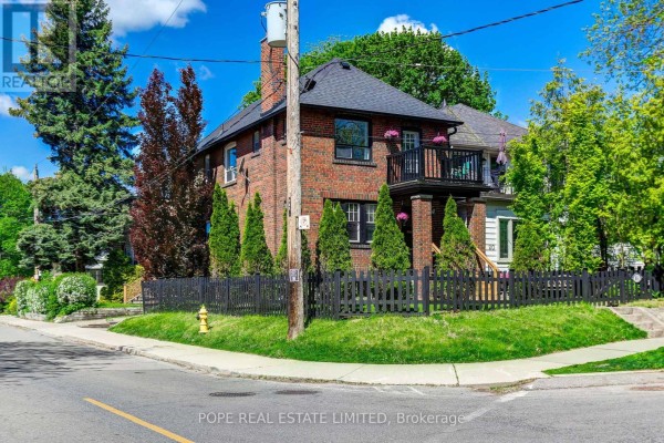 Kitchen - 18 Edgewood Avenue, Toronto, ON M4L3E6 Photo 2
