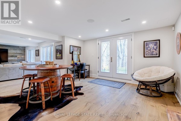 18 Elder Crescent, Hamilton, ON, photo 3