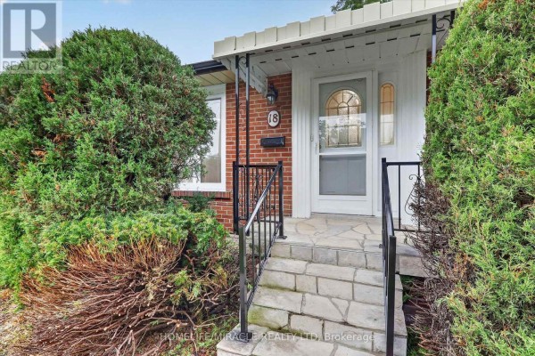 Dining room - 18 Elderfield Crescent, Toronto, ON M9C3K7 Photo 4