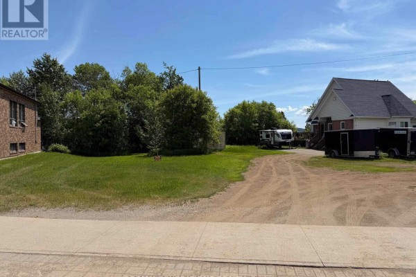 18 Front Street, Nipigon, ON P0T2J0 Photo 2