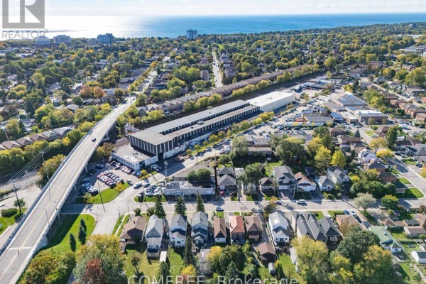 18 Glasgow Avenue, Toronto, ON M1K1C1 Photo 3