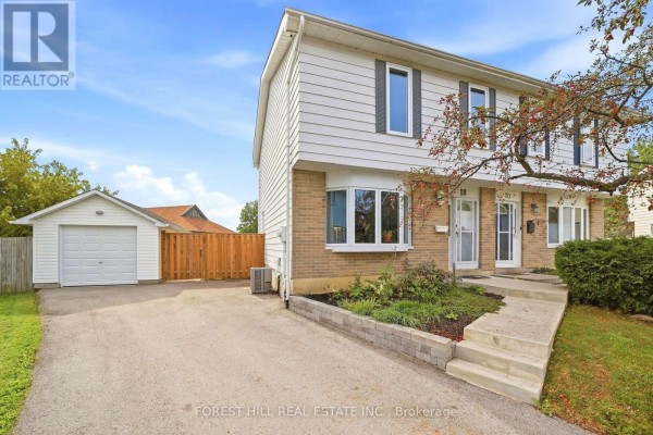 Kitchen - 18 Griselda Court, Brampton, ON L6S1M6 Photo 2