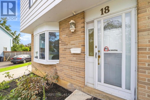 Primary Bedroom - 18 Griselda Court, Brampton, ON L6S1M6 Photo 4