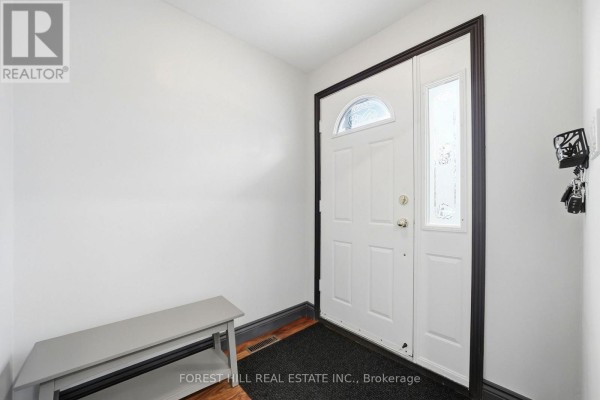 Bedroom 2 - 18 Griselda Court, Brampton, ON L6S1M6 Photo 5