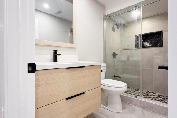 18 Halldorson Avenue, Aurora, ON L4G7Z2 Photo 4