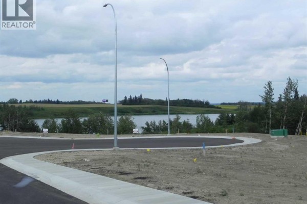 18 Henner's Place, Lacombe, AB T4L1Y9 Photo 3