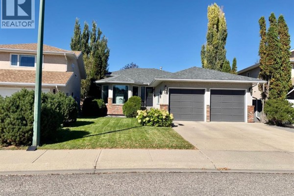 18 Heritage Close W, Lethbridge