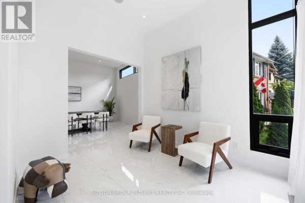 Great room - 18 Herne Hill, Toronto, ON M9A2X1 Photo 4