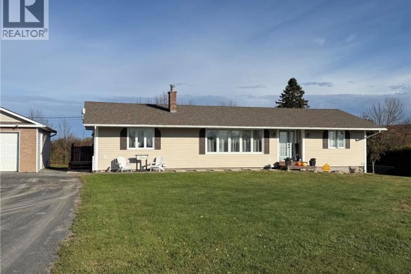18 Hillside Street, Hartford, NB E7M5R3 Photo 2