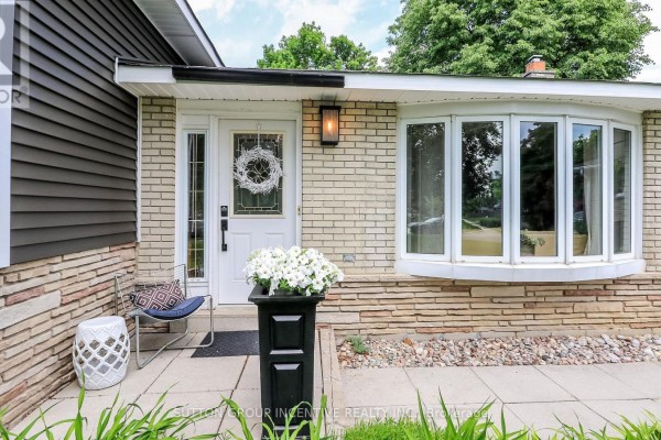 18 Jill's Court, Barrie, ON, photo 3