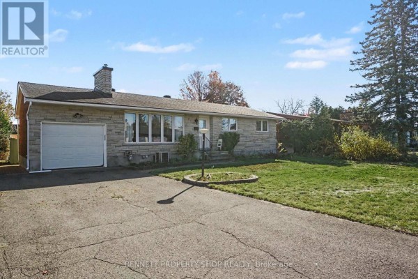 18 Kingsbury Avenue, Ottawa Photo 2