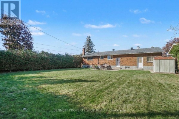 18 Kingsbury Avenue, Ottawa Photo 3