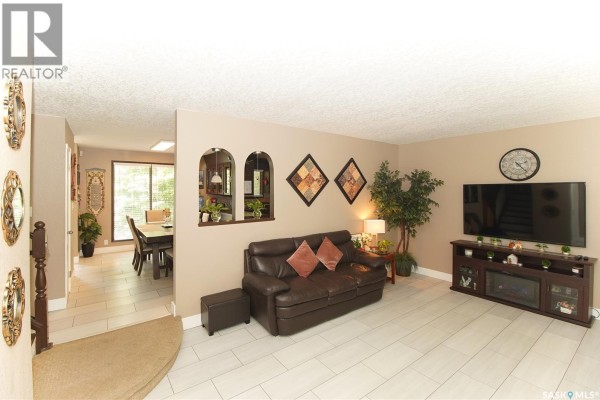Dining room - 18 Kyle Street, Regina, SK S4R6R6 Photo 3