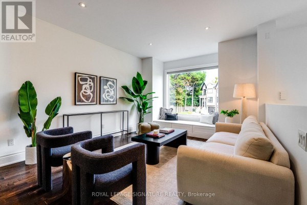 Living room - 18 Matthew Court, Toronto, ON M9B0C1 Photo 2