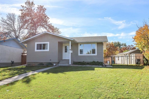 Primary Bedroom - 18 Mcmullen Crescent, Winnipeg, MB R2C3W9 Photo 3