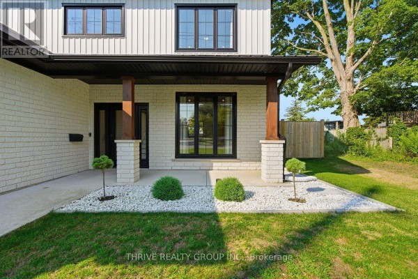 Kitchen - 18 Mcnab Street, Strathroy Caradoc, ON N7G2E9 Photo 2