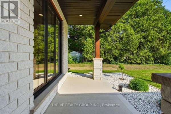 Bathroom - 18 Mcnab Street, Strathroy Caradoc, ON N7G2E9 Photo 4