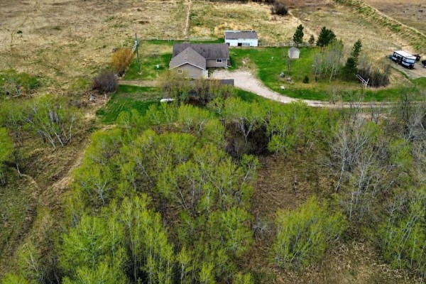 18 Meadow Drive E, Brandon, MB R7A5Y2 Photo 2