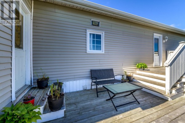 Living room - 18 Meadowbrook Park Road, St  John S, NL A1S1G1 Photo 5