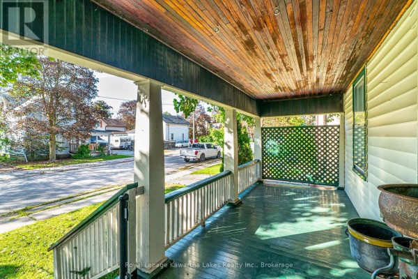 Foyer - 18 Melbourne Street W, Kawartha Lakes, ON K9V2S6 Photo 5