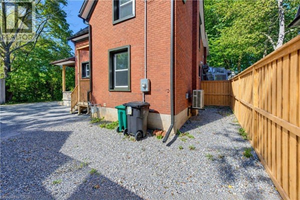 Foyer - 18 Miehm Place, Kitchener, ON N2H2K9 Photo 4
