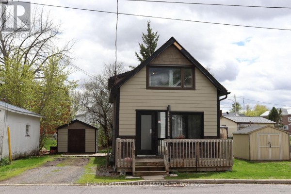 Kitchen - 18 Mill Street, North Dundas, ON K0C1H0 Photo 2