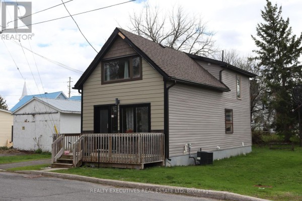 Foyer - 18 Mill Street, North Dundas, ON K0C1H0 Photo 4
