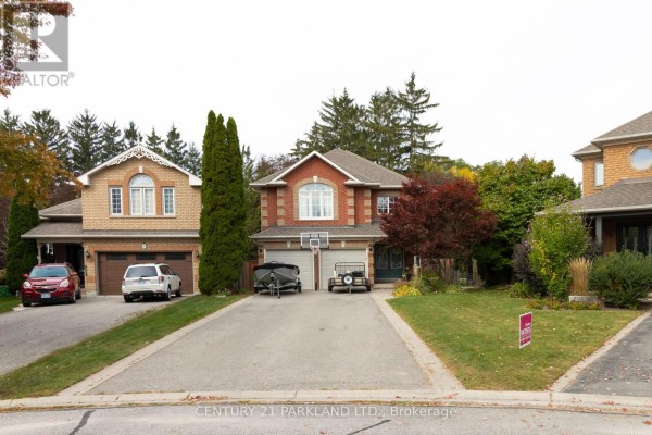Residential for sale at 18 Napier Court, Whitby, ON - MLS® FutSQW