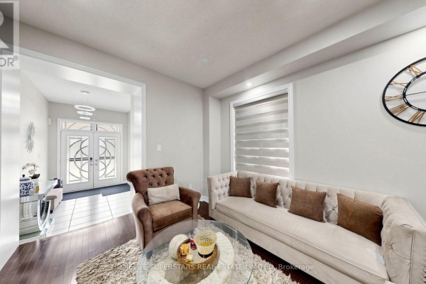 18 Oconnor Crescent, Brampton, ON, photo 3