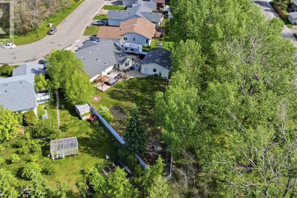 18 Osmond Close, Red Deer, AB, photo 3