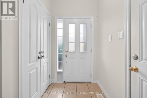 18 Palacebeach Trail, Hamilton, ON L8E5C3 Photo 5