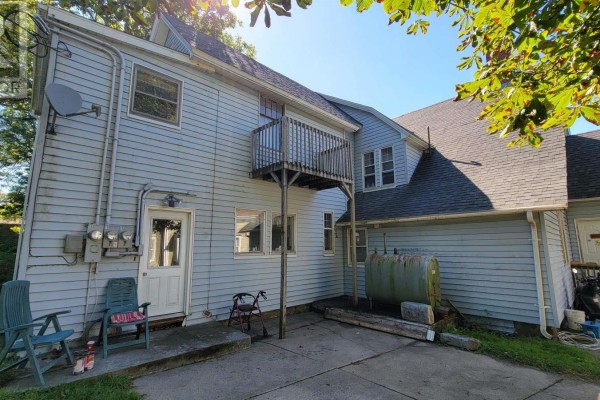 18 Parade Street, Yarmouth, NS B5A3A4 Photo 5