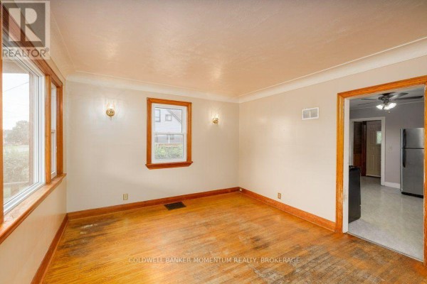 Office - 18 Pietz Avenue, Welland, ON L3C1Z4 Photo 4