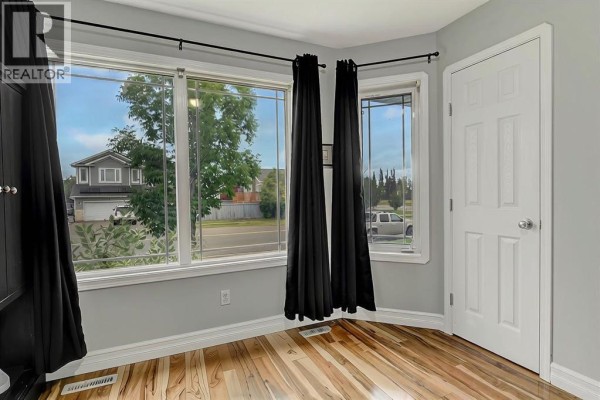 2pc Bathroom - 18 Pinnacle Street, Grande Prairie, AB T8W0A9 Photo 4