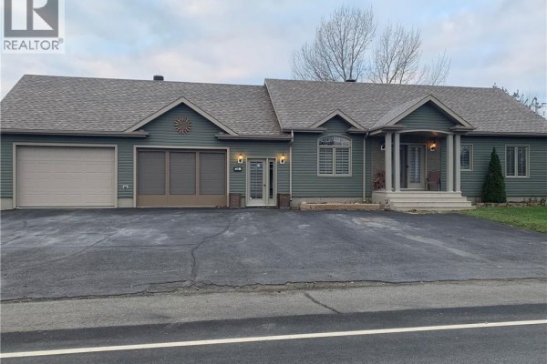 18 Rue Principale, Sainte Anne De Madawaska, NB, photo 2