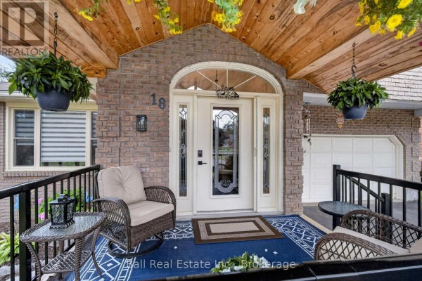 Dining room - 18 Russell Hill Road, Kawartha Lakes, ON K0M1A0 Photo 4