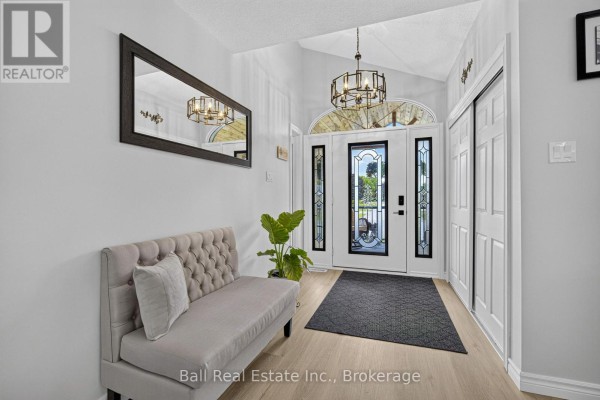 Living room - 18 Russell Hill Road, Kawartha Lakes, ON K0M1A0 Photo 5