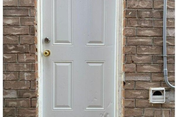 18 Saint Eugene Street, Brampton, ON L6Y0K9 Photo 4