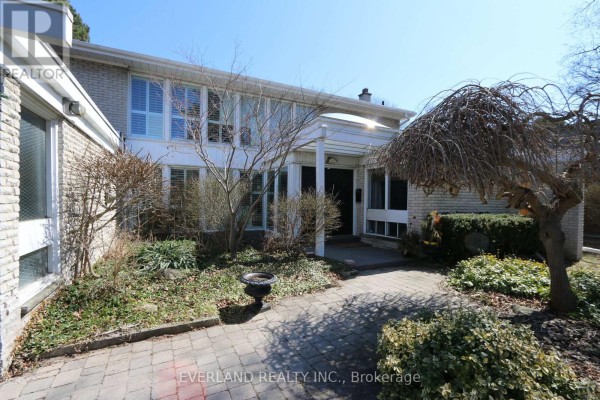 18 Silvergrove Road, Toronto, ON, photo 3