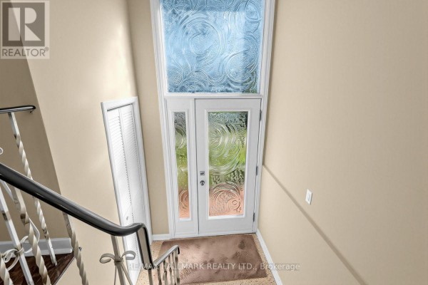 Dining room - 18 Sorlyn Avenue, Toronto, ON M6L1H8 Photo 4