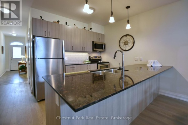 Laundry room - 18 Sutton Lane, Collingwood, ON L9Y0Z6 Photo 5